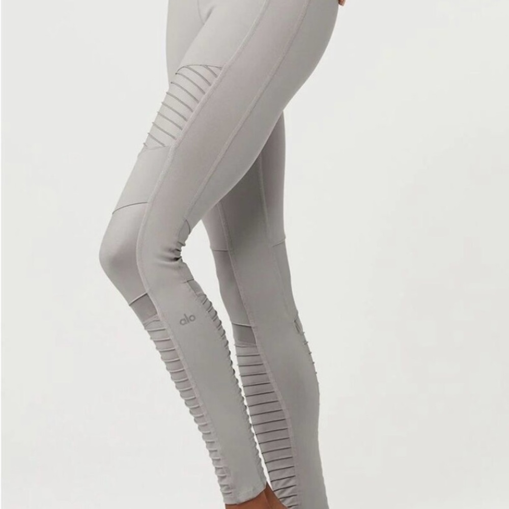 Alo Yoga Moto Leggings in Grey
